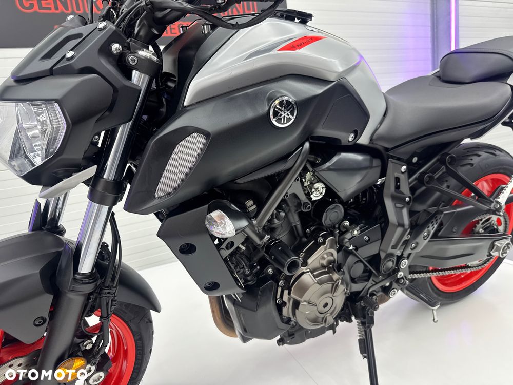 Yamaha MT - 33