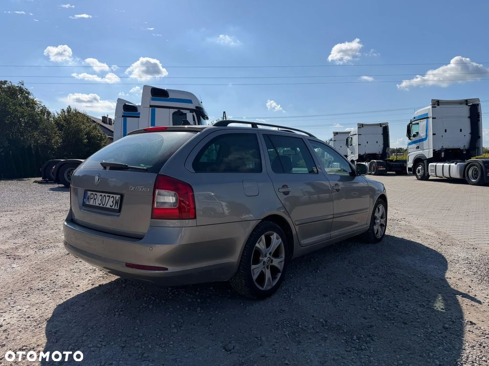 Skoda Octavia 2010 photo 3