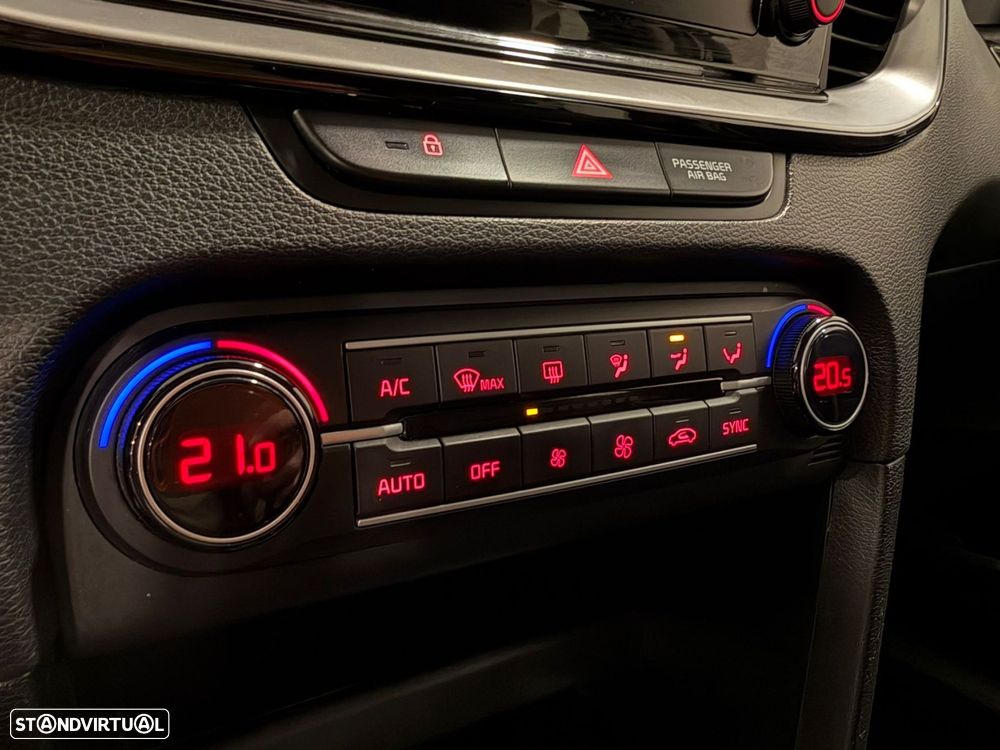 Kia Ceed SW 1.6 CRDi MHEV Drive+SRF - 11