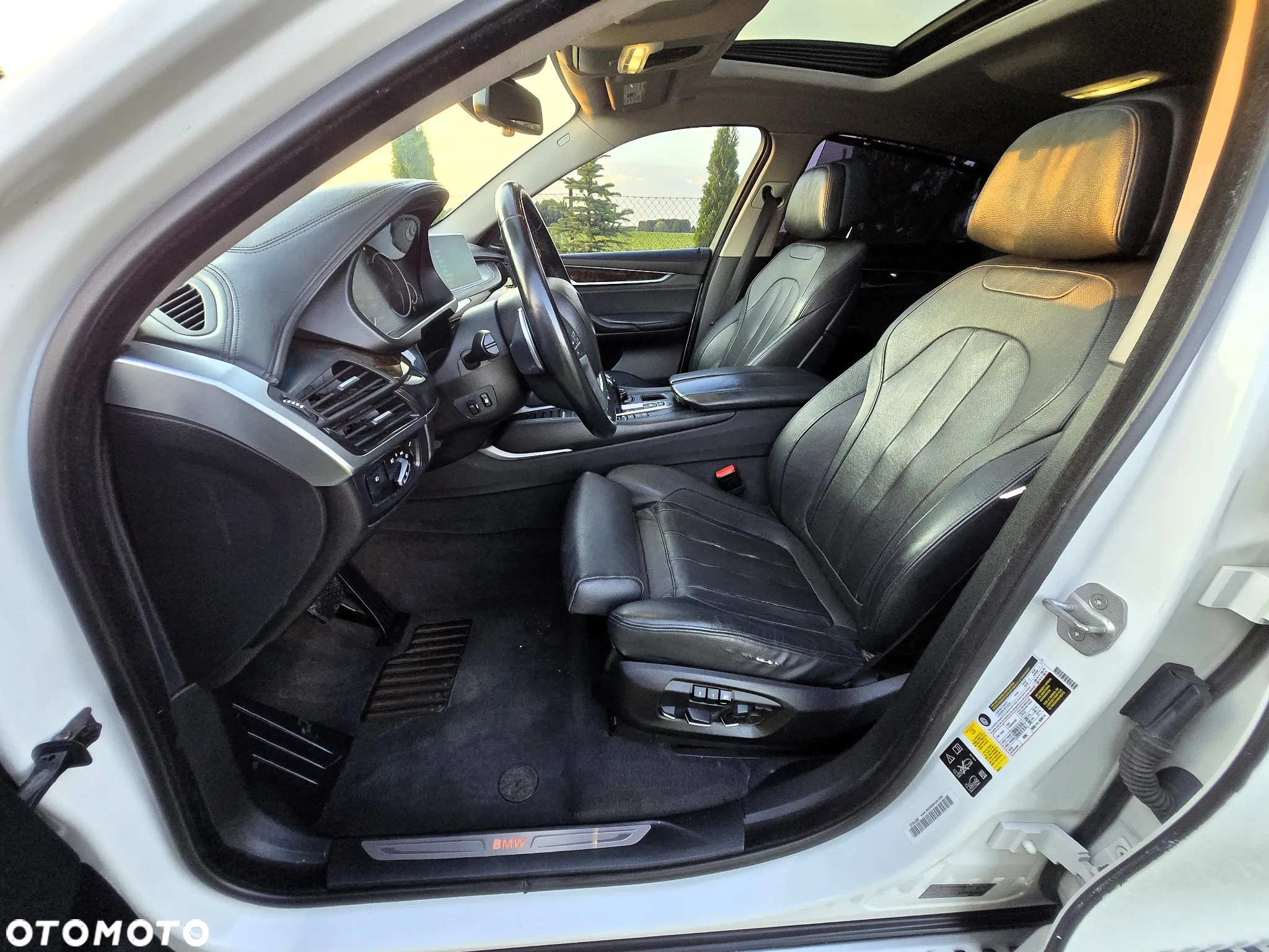 BMW X6 xDrive50i - 29