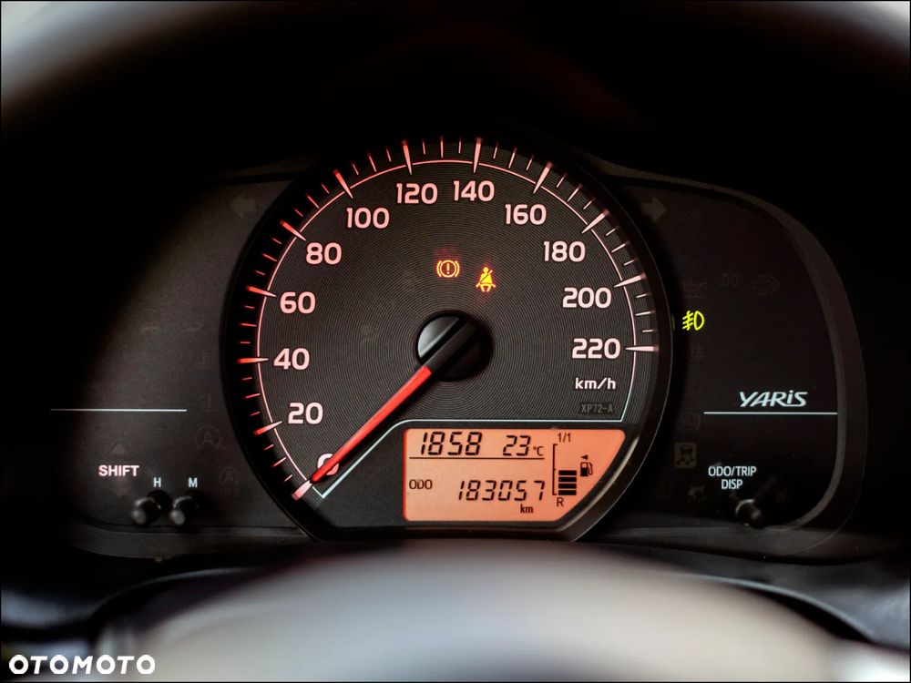 Toyota Yaris - 22