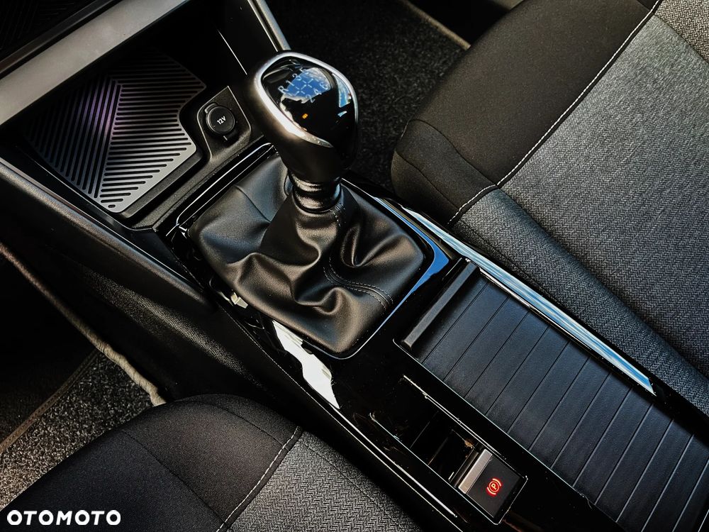 Citroën C4 PureTech 130 Stop&Start FEEL PACK - 36