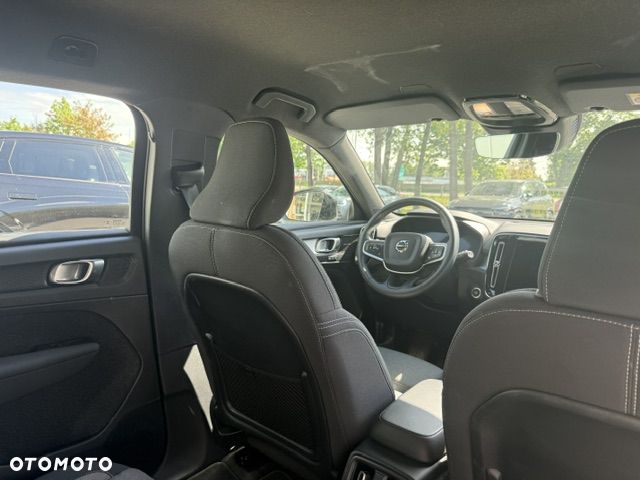 Volvo XC 40 B3 Plus Dark - 17