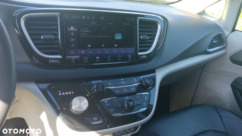 Chrysler Pacifica - 17