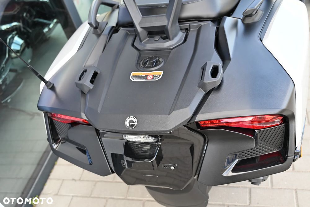 Can-Am Spyder - 20