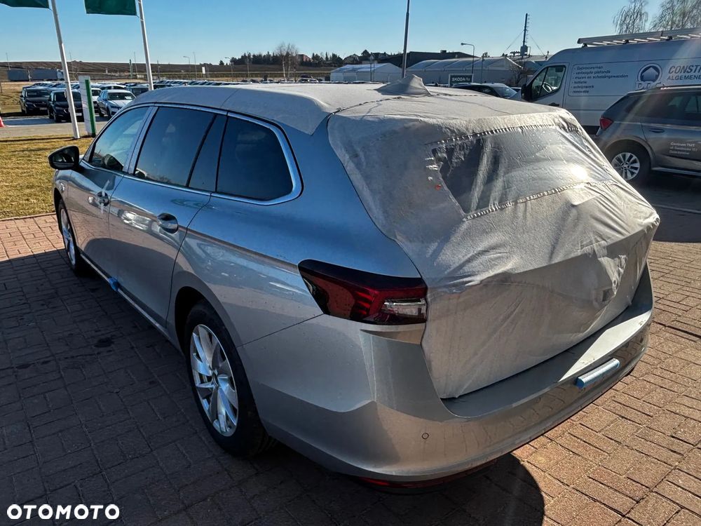 Skoda Superb 2.0 TDI SCR 4x4 Edition 130 DSG - 8