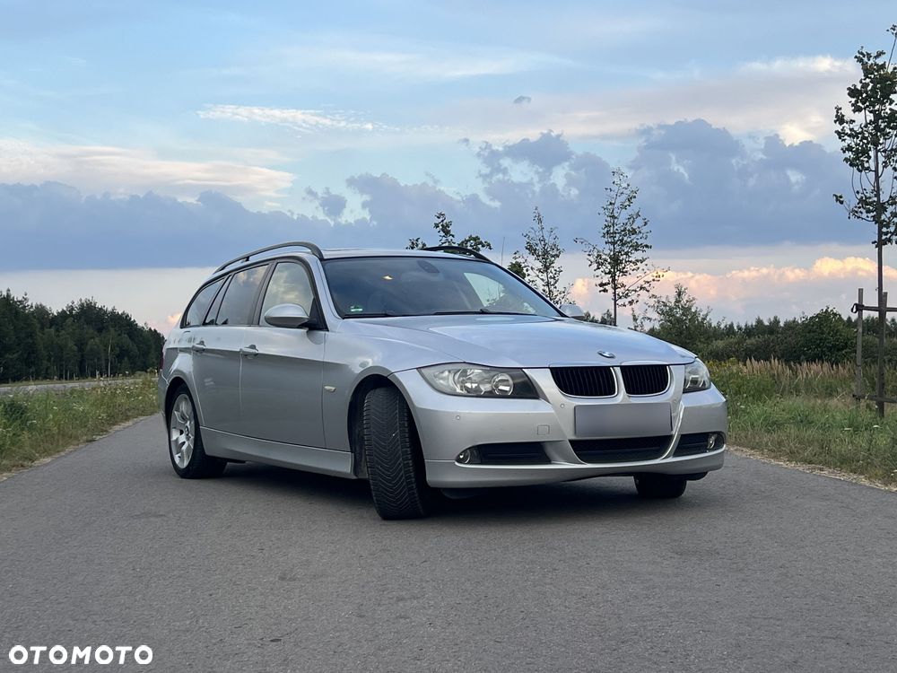 BMW Seria 3 318i - 3