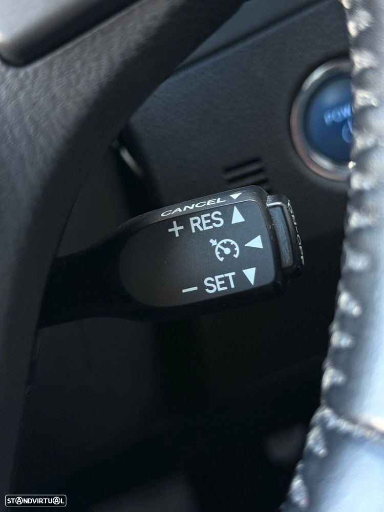 Toyota Auris Touring Sports 1.8 HSD Comfort - 15