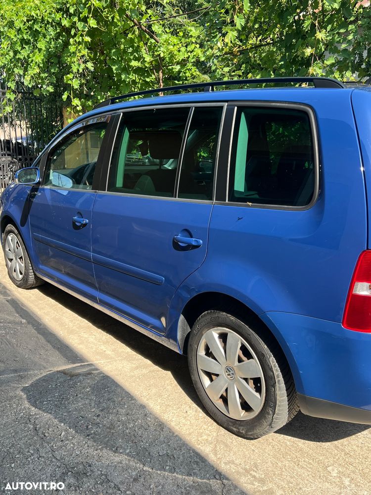 Volkswagen Touran 1.9TDI Conceptline - 4