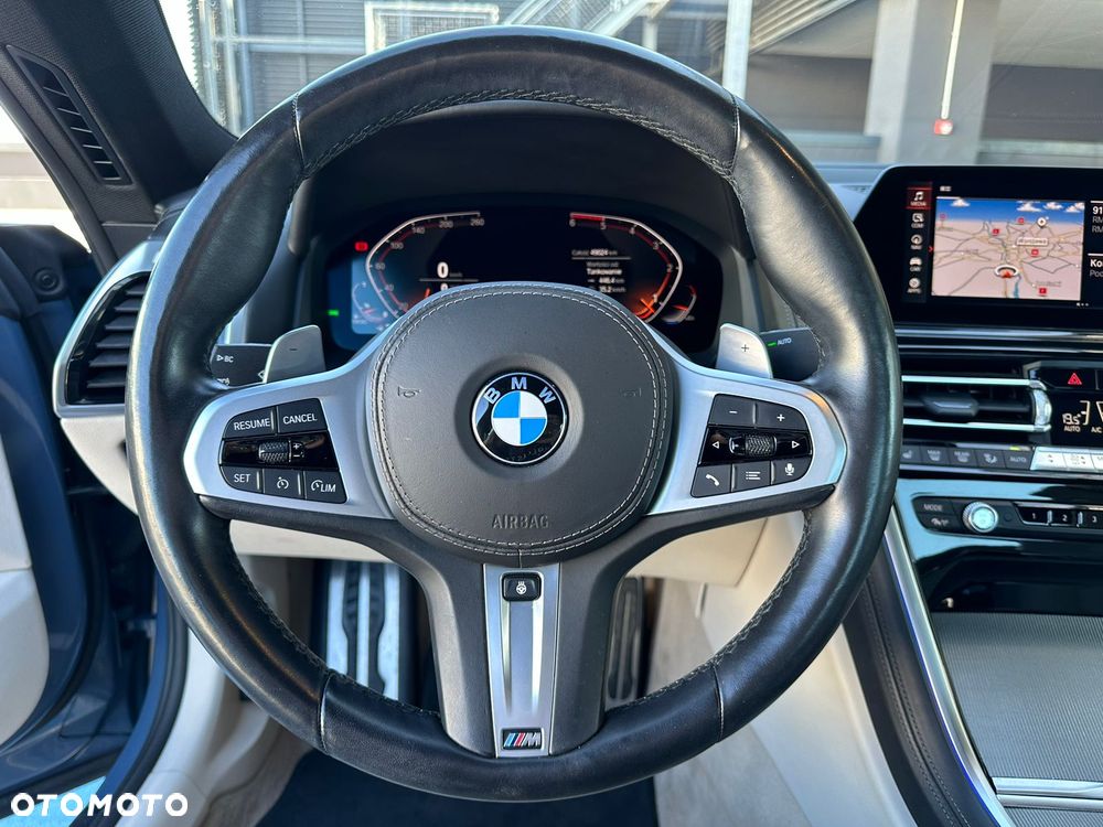 BMW Seria 8 - 32