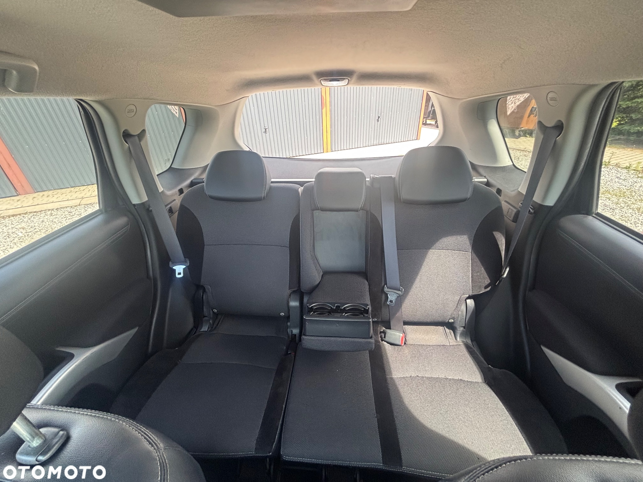 Mitsubishi Outlander - 11