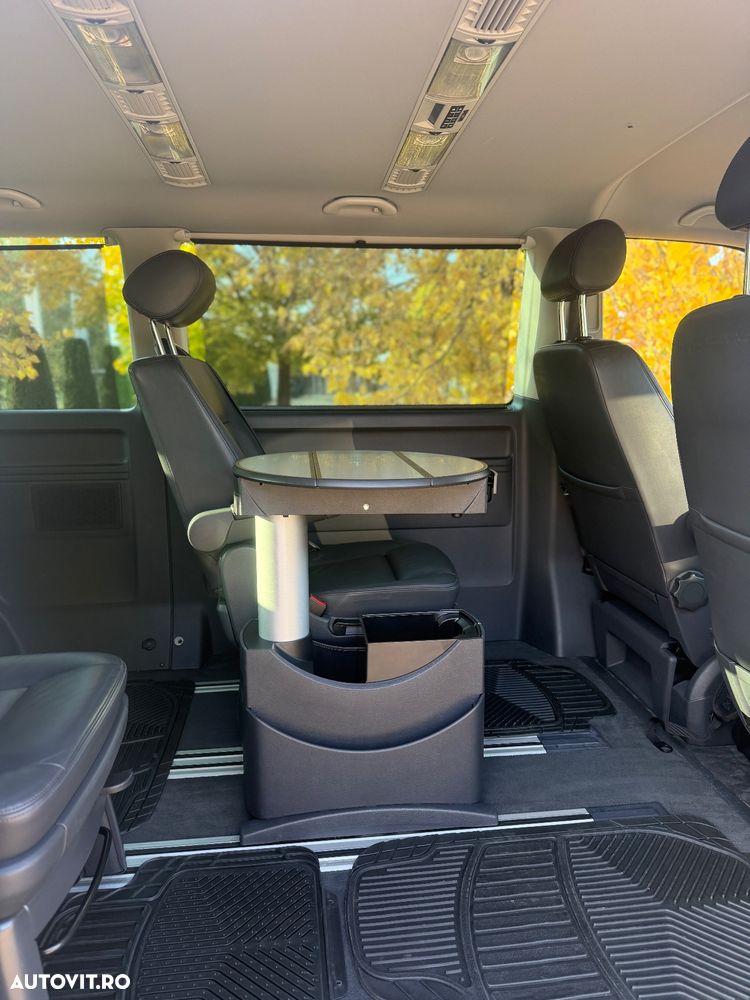 Volkswagen Multivan - 12