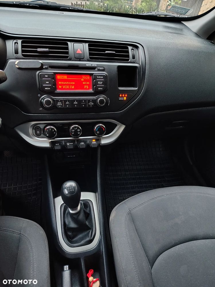 Kia Rio 1.1 crdi M - 9