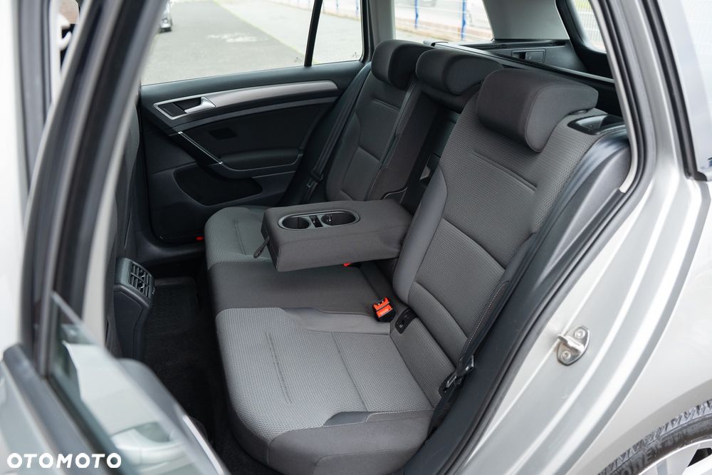 Volkswagen Golf Variant 1.6 TDI BlueMotion Technology Comfortline - 37