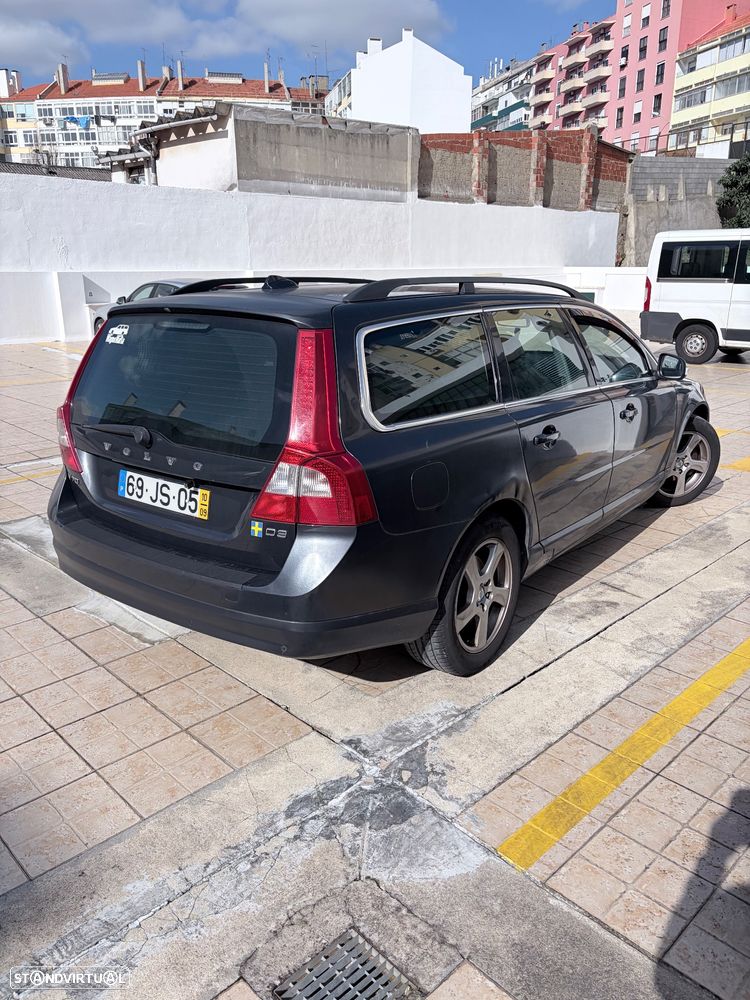 Volvo V70 2.0 D3 Momentum Geartronic - 4