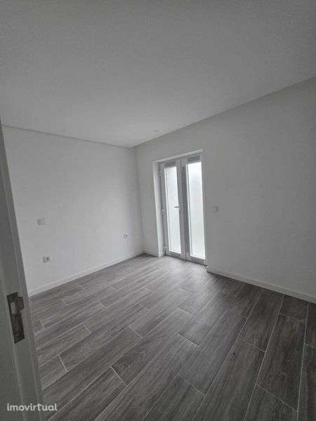 Prédio no centro do Porto com 10 divisões/quartos no centro da cidade - Grande imagem: 2/10