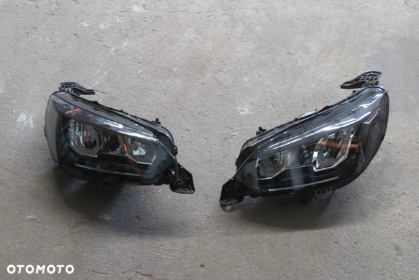 PEUGEOT 208 II lampy full led
