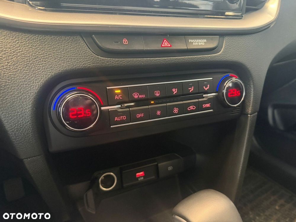 Kia Ceed - 27