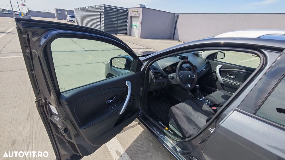 Renault Megane ENERGY dCi 110 Start & Stop Bose Edition - 6