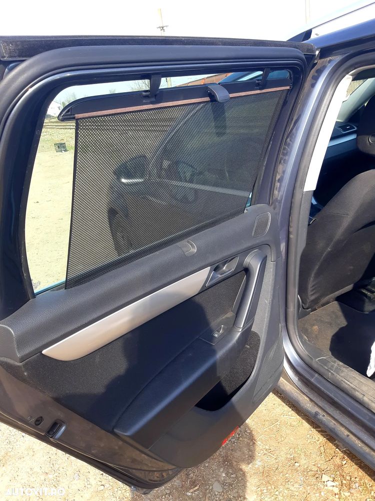 Volkswagen Passat 2.0 TDI BlueMotion Technology Exclusive - 9