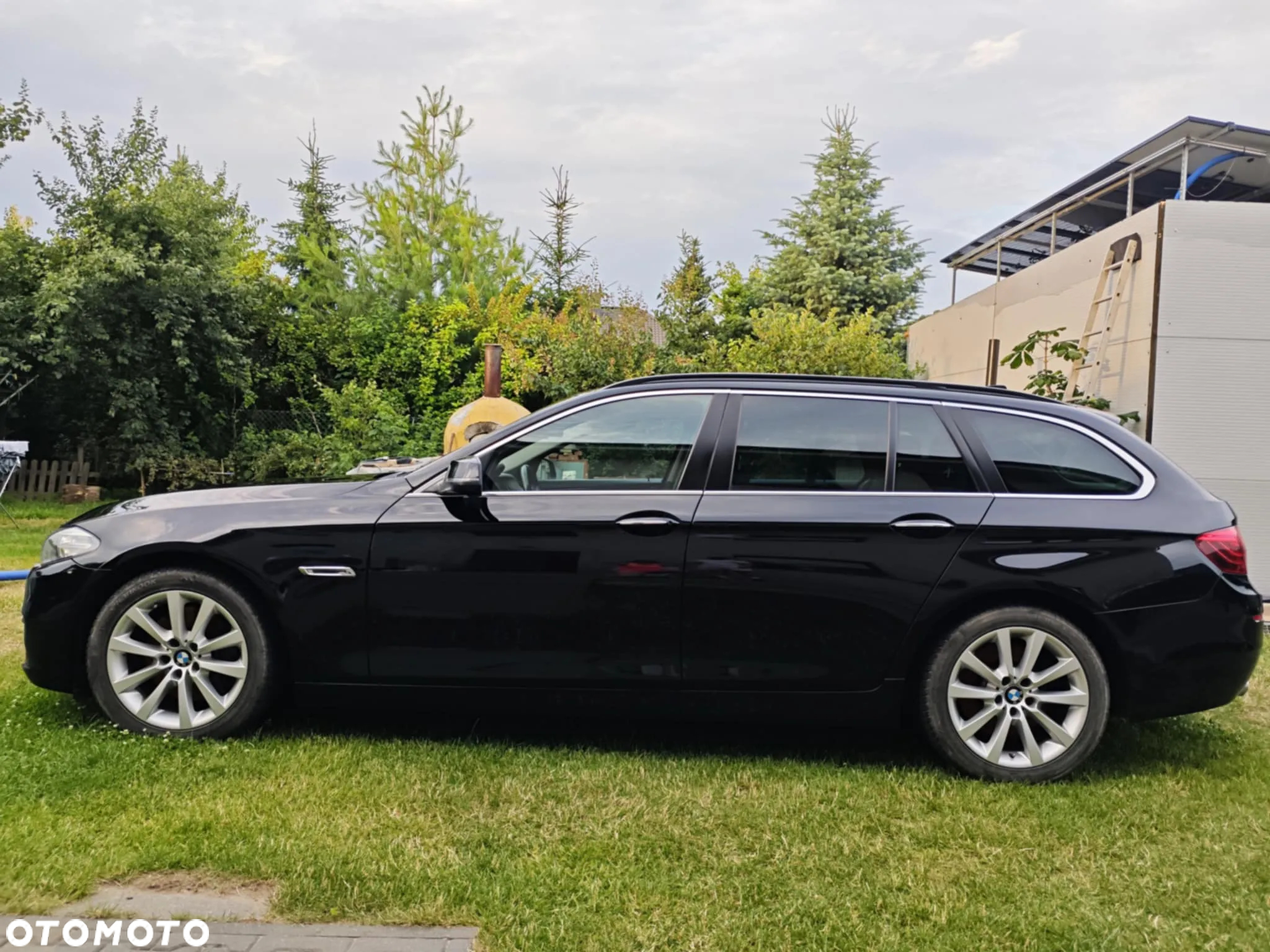 BMW Seria 5 530d xDrive Touring - 3