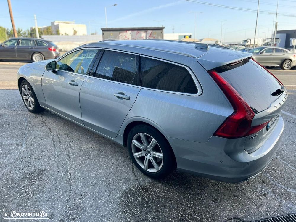 Volvo V90 2.0 D4 Momentum Geartronic - 3
