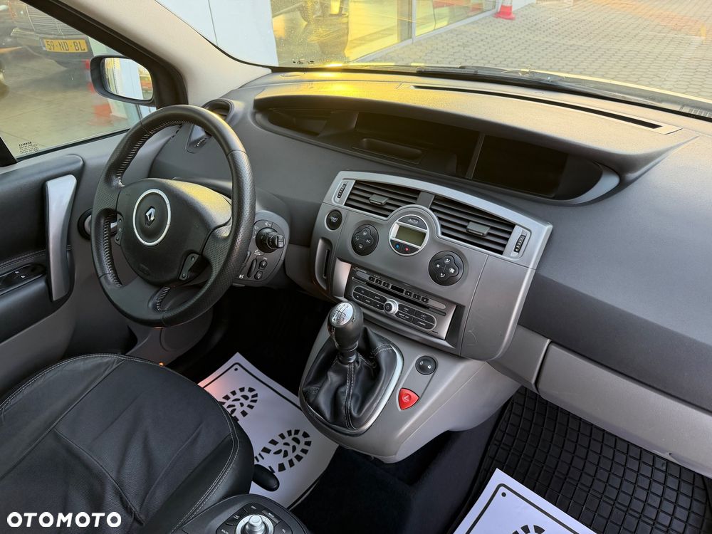 Renault Scenic 2.0 16V Privilege - 36