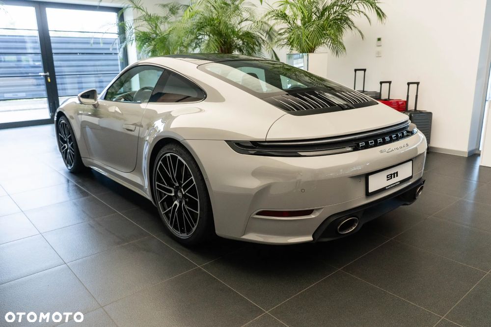 Porsche 911 Carrera 4S - 3