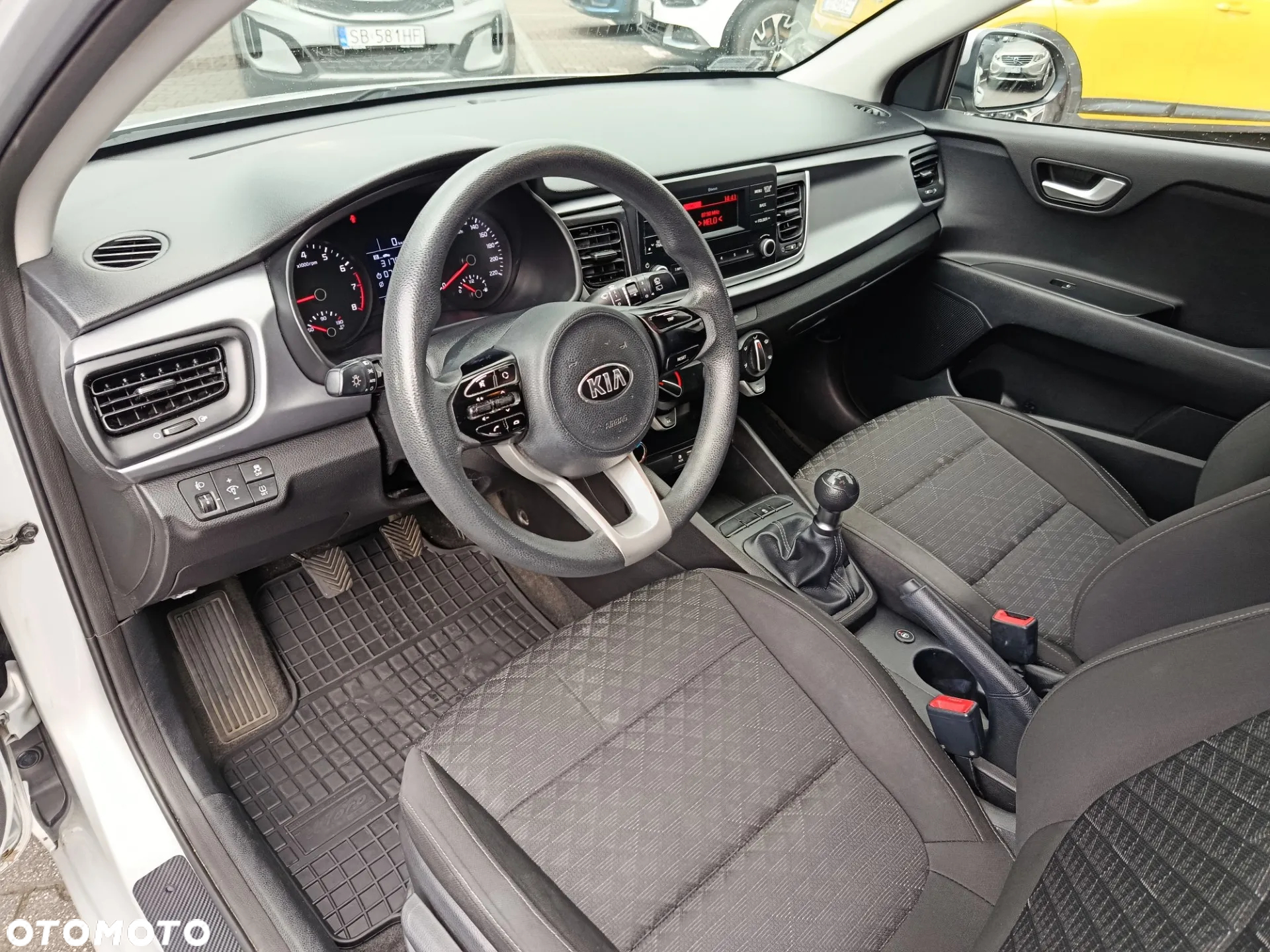 Kia Rio 1.2 M - 10
