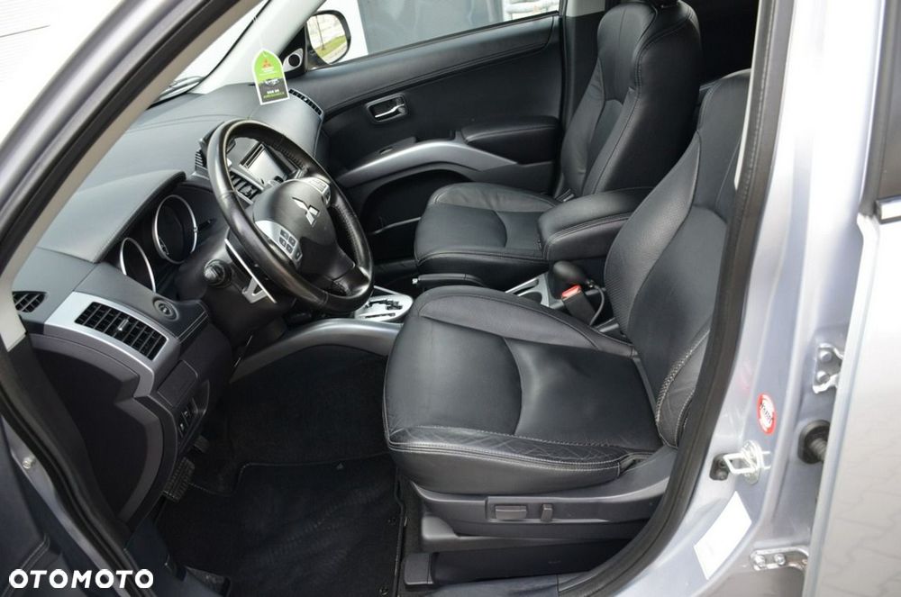 Mitsubishi Outlander - 21