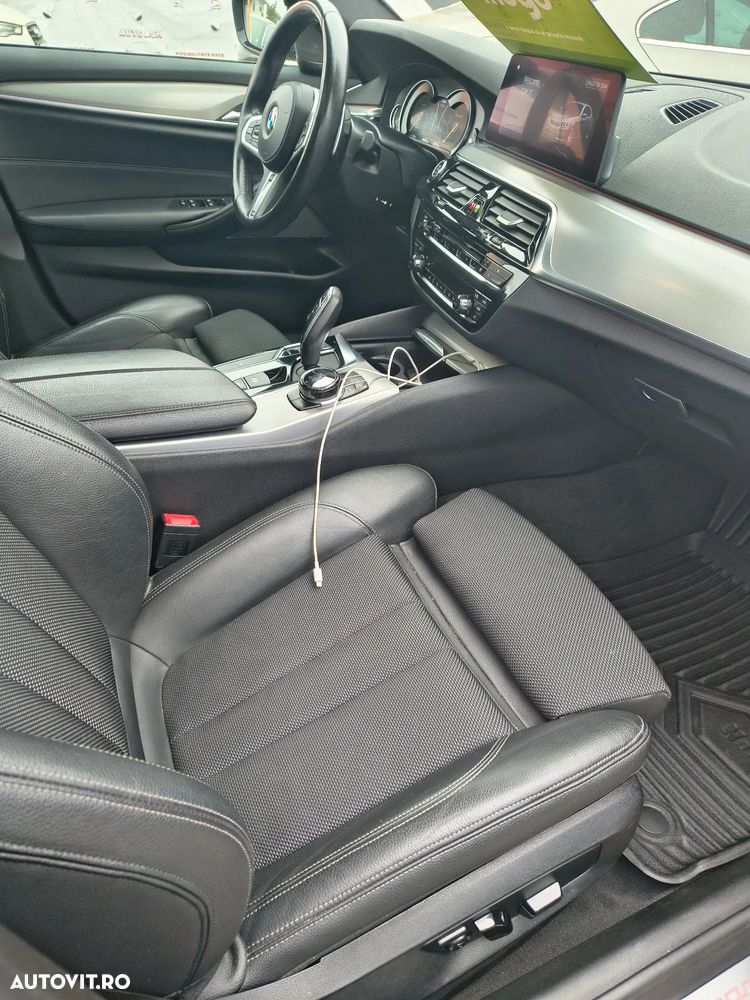 BMW Seria 5 520d xDrive AT - 12