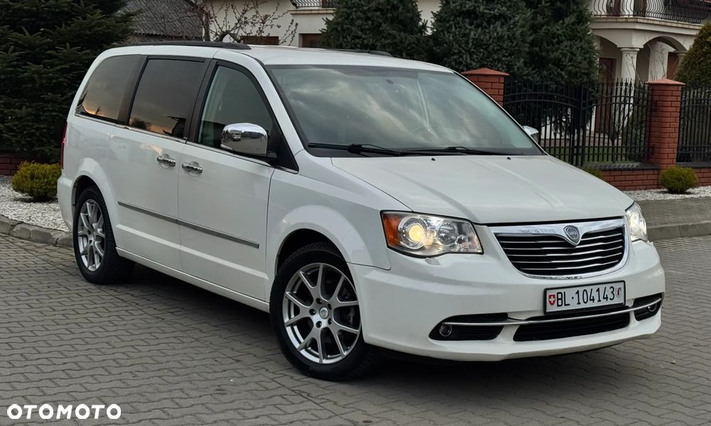 Lancia Voyager 2.8 Multijet 16v Platinum - 9