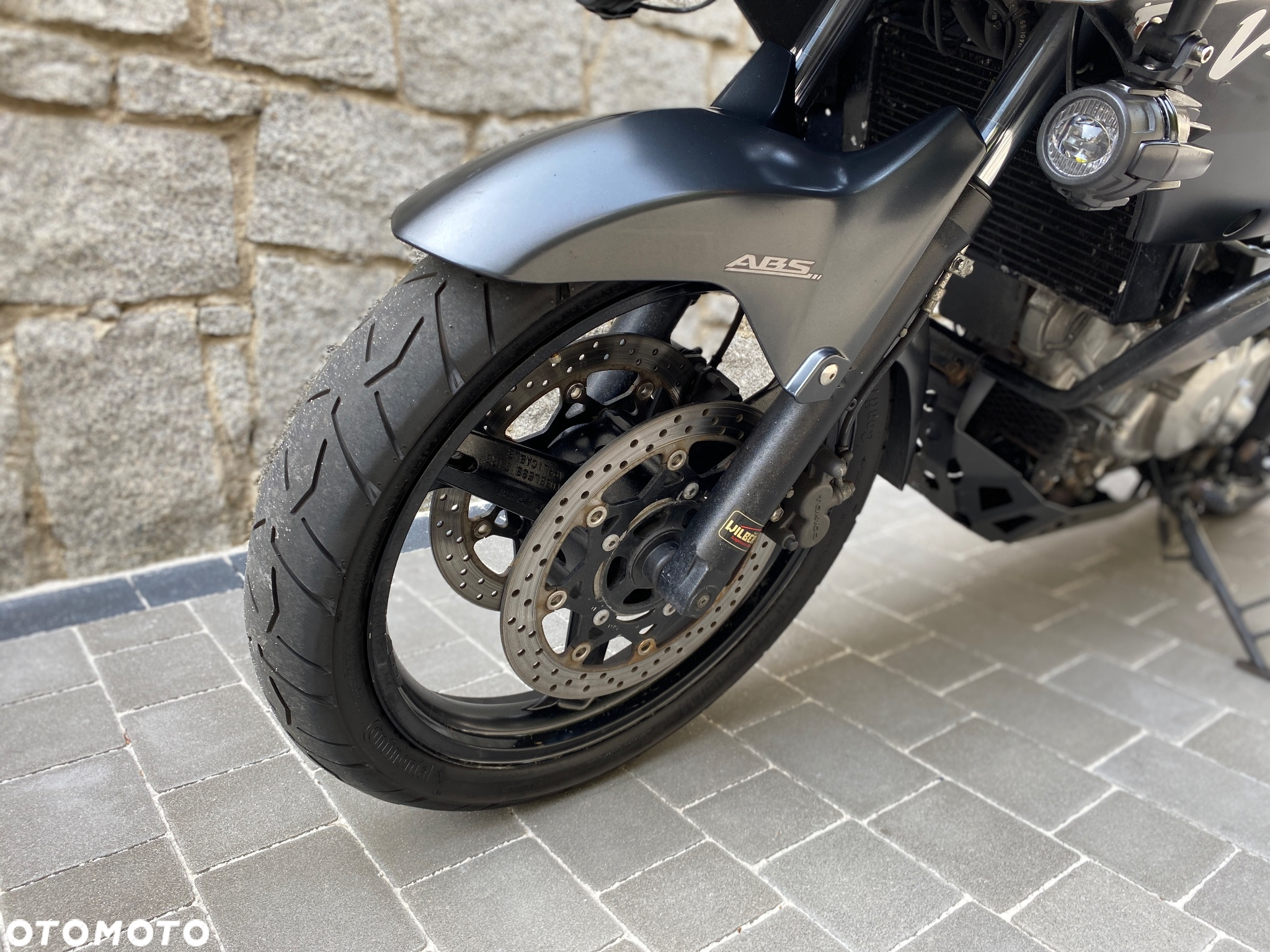Suzuki V-STROM - 23