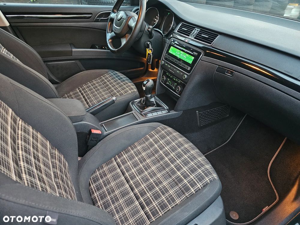Skoda Superb 2.0 TDI Exclusive - 14
