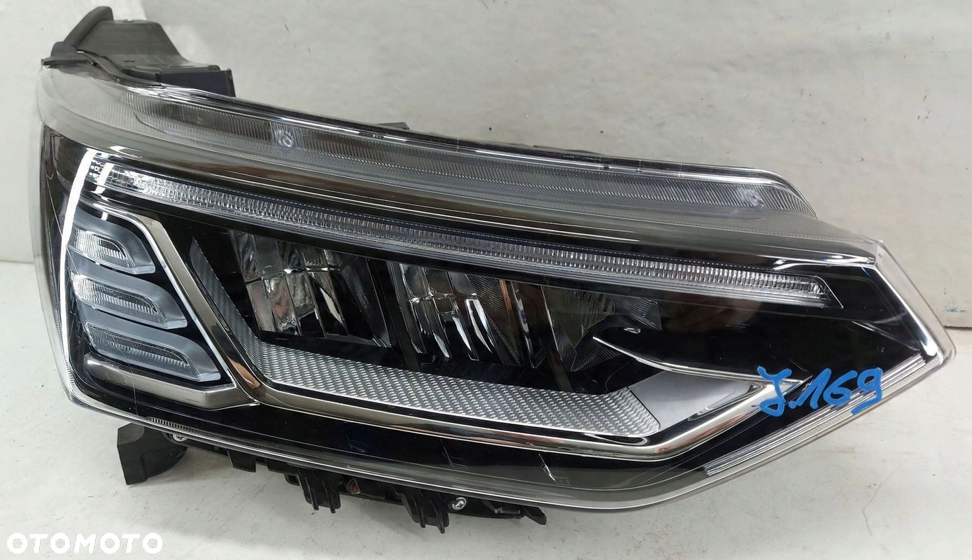 SsangYong Korando 4 IV 20- LED prawa lampa przednia przód reflektor - 2