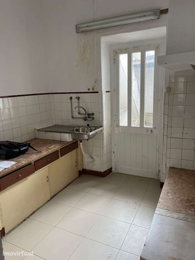 Prédio à Venda na Malveira – Propriedade Total junto à Estação de Com - Grande imagem: 4/12