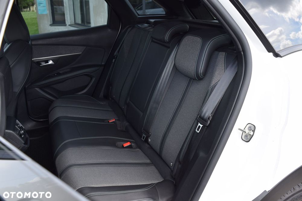 Peugeot 3008 225 e-EAT8 Allure - 27