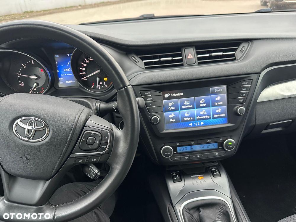 Toyota Avensis 2.0 D-4D Premium - 7