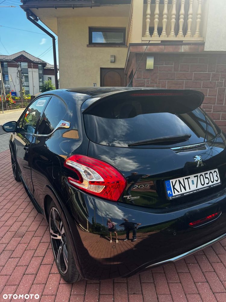 Peugeot 208 - 13
