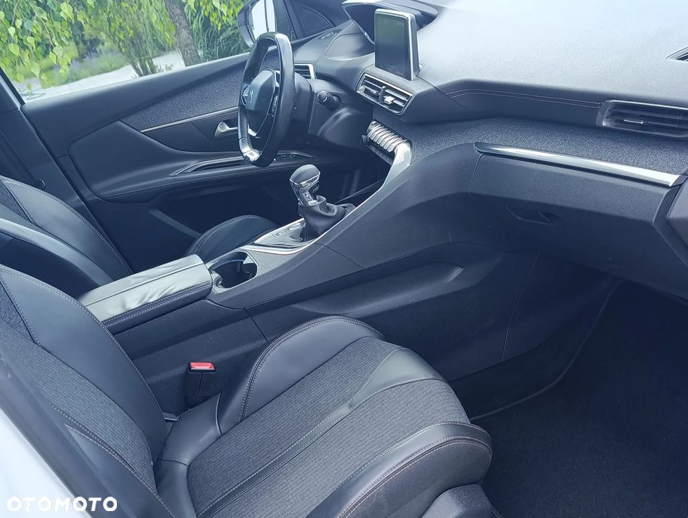 Peugeot 3008 - 15