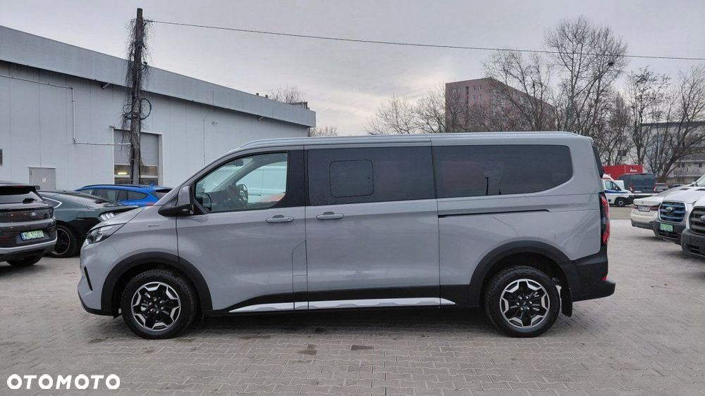 Ford Tourneo Custom - 2