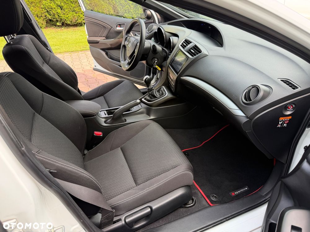 Honda Civic 1.8 i-VTEC Sport Black Edition - 30