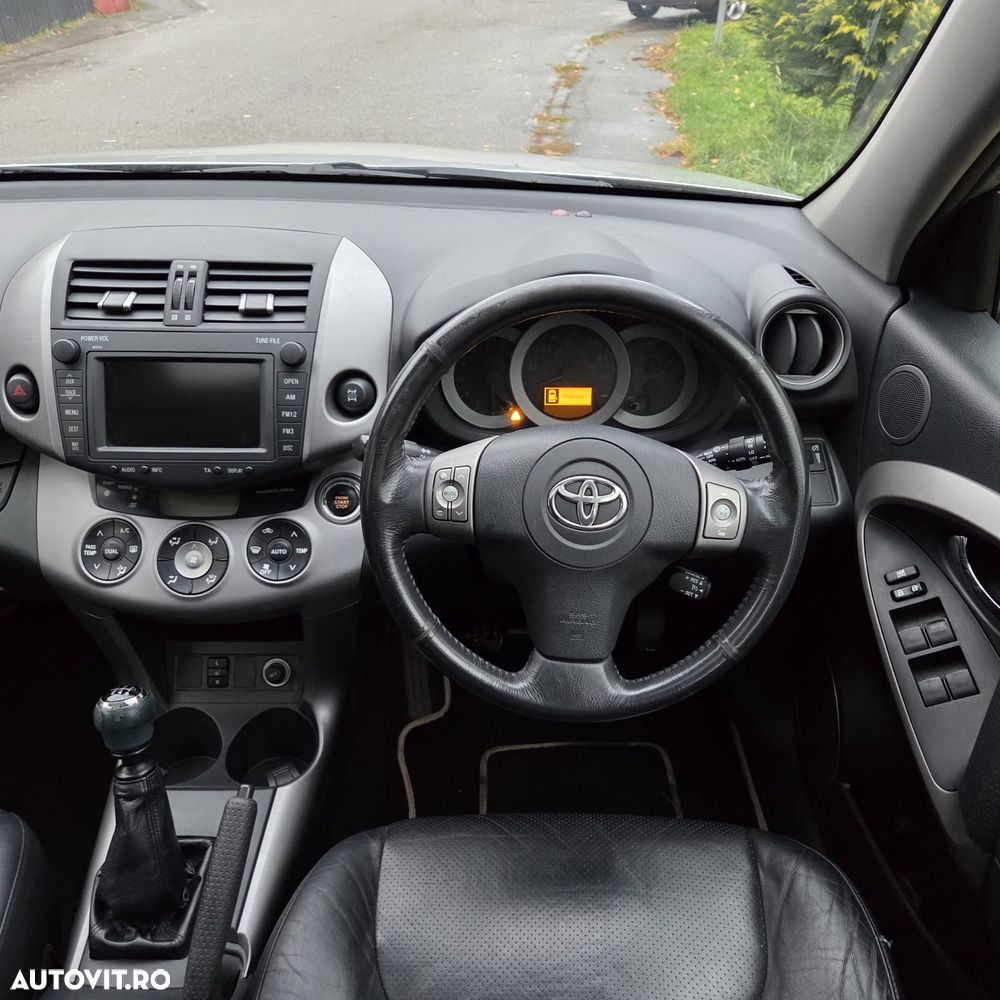 Toyota RAV4 - 5