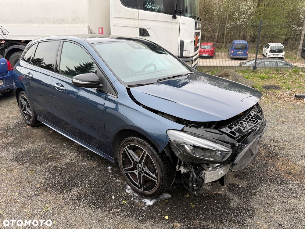 Mercedes-Benz Klasa B 250 e 8G-DCT AMG Line - 2