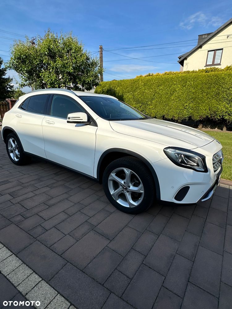 Mercedes-Benz GLA 200 7G-DCT - 3