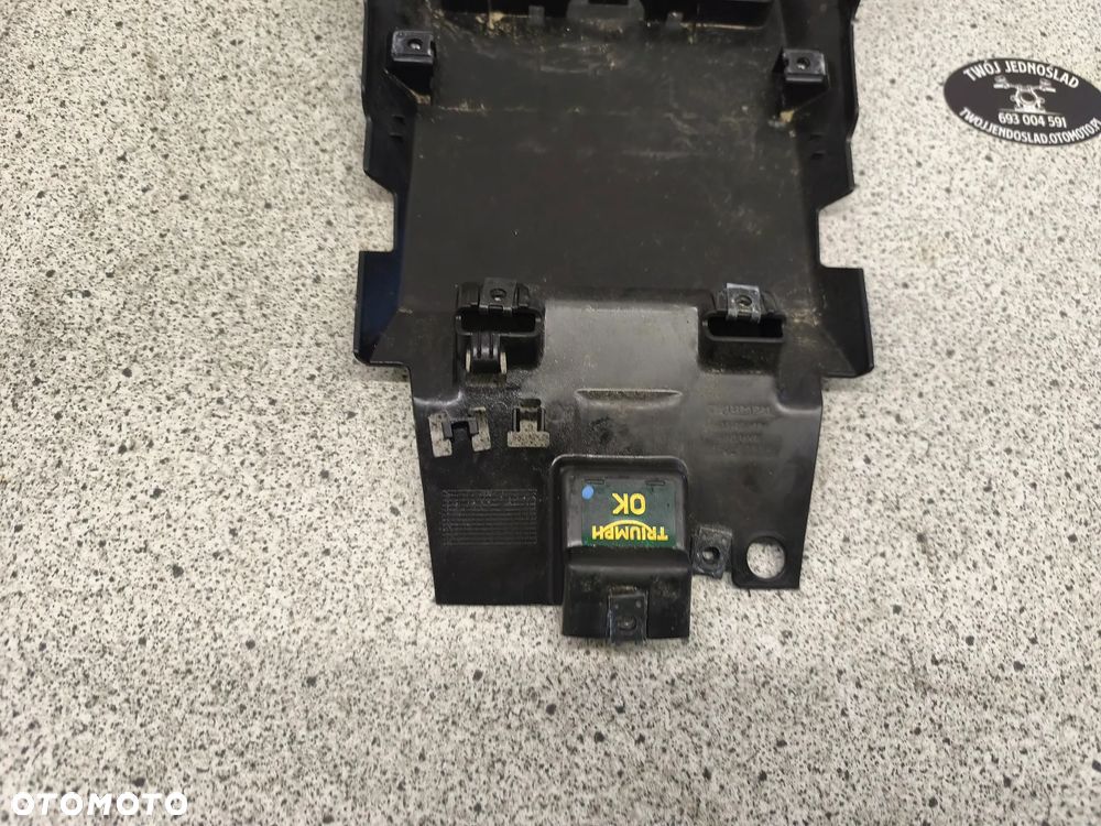 Nadkole, wypełnienie zadupka Triumph Trident 660 2022 - 5