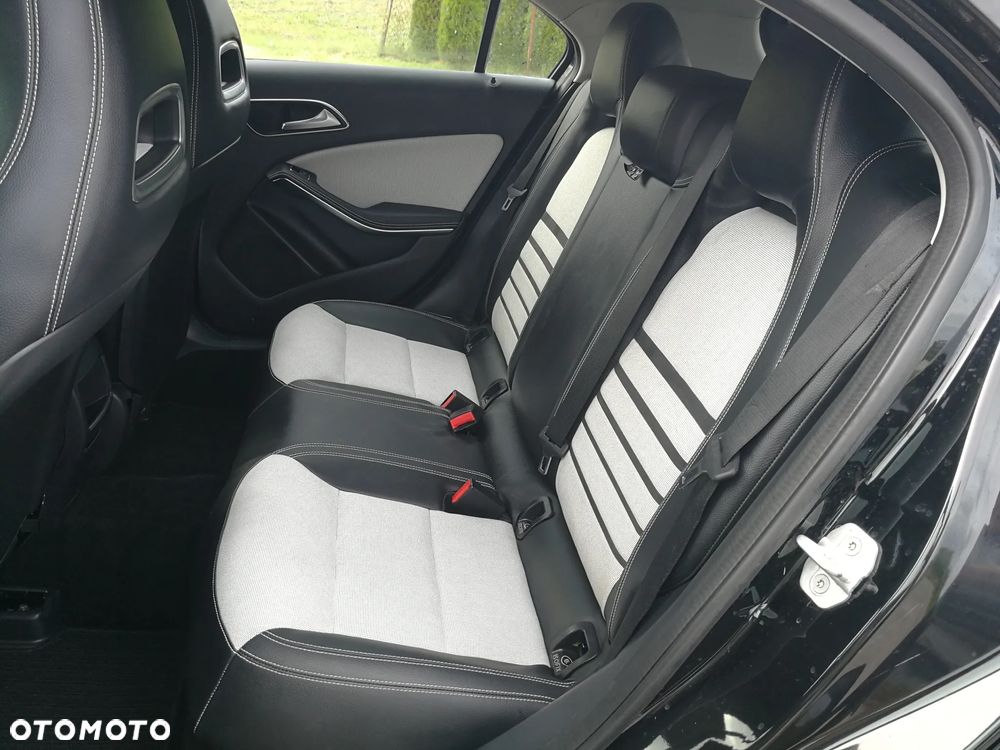 Mercedes-Benz Klasa A 160 CDI AMG Line - 21