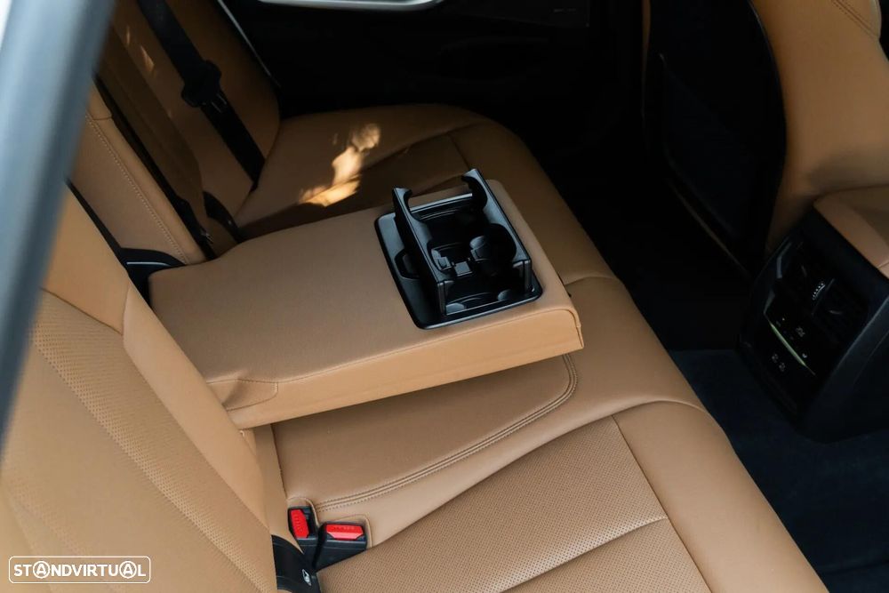 BMW 318 d Pack Desportivo M Pro Auto - 57