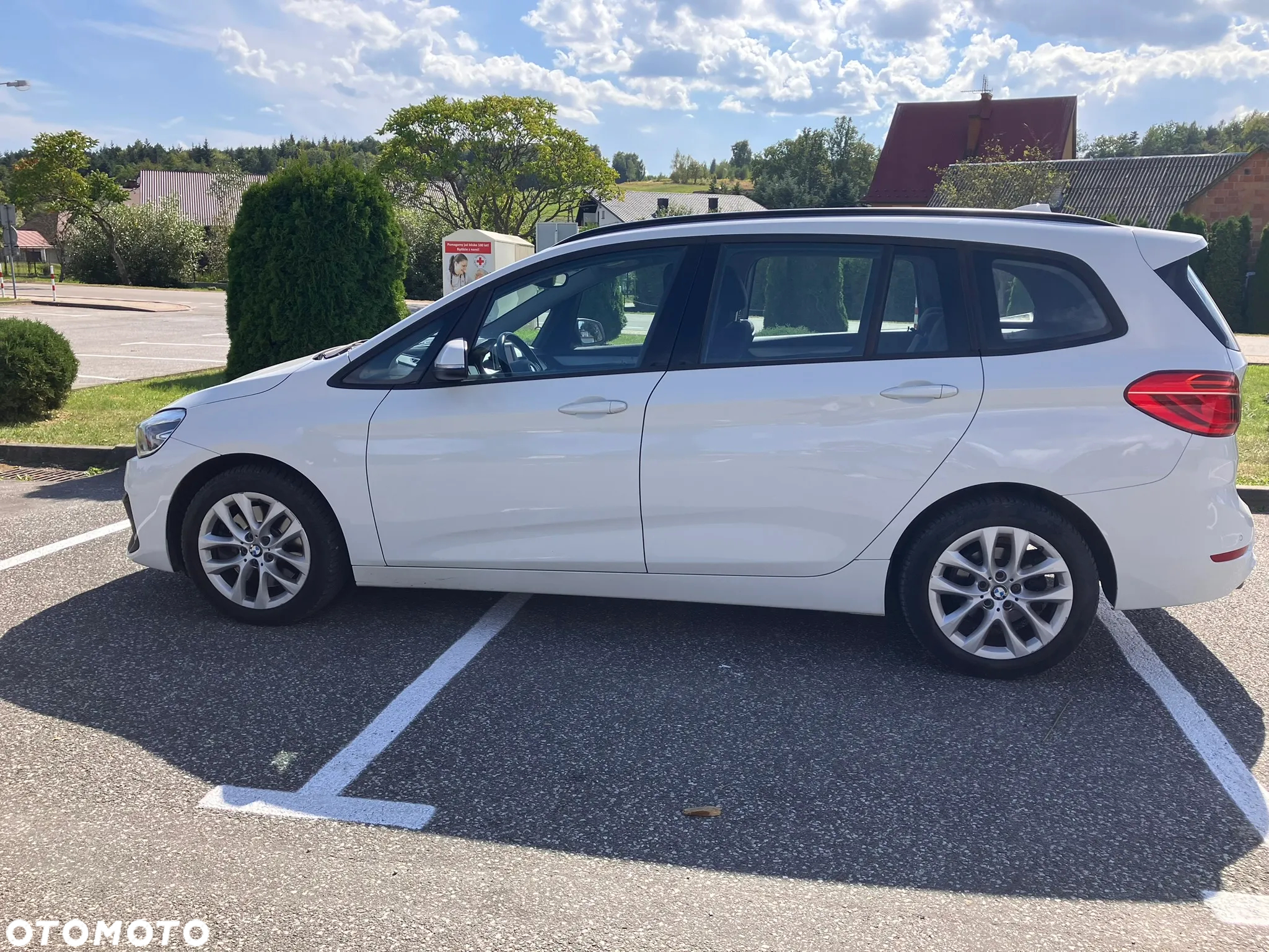 BMW Seria 2 218d - 9
