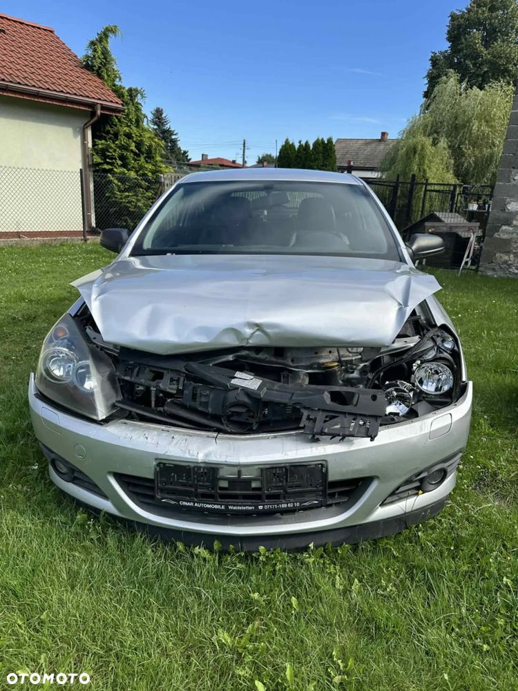 Opel Astra III GTC 1.9 CDTI Sport - 4